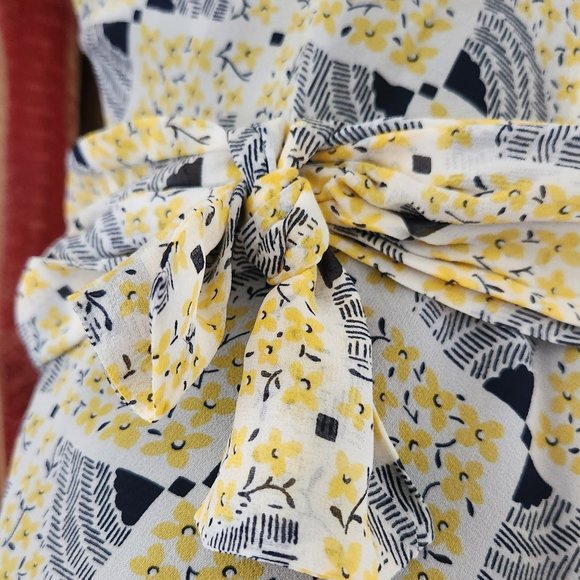 Vintage Cacharel cinched waist/empire waist fitted bows silk blouse/shirt Sz S - Picture 5 of 9